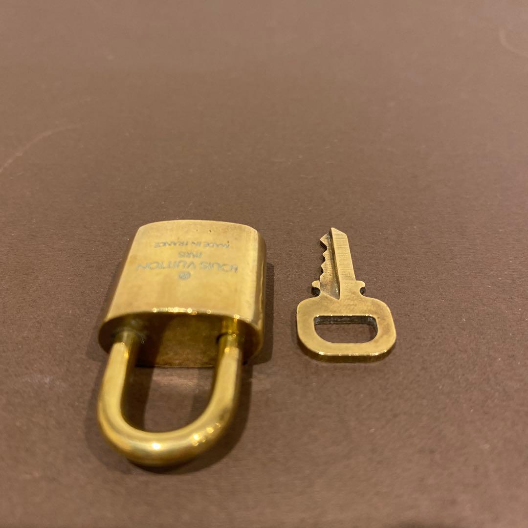 L00116　　ルイヴィトン　パドロック　カデナ　南京錠　鍵