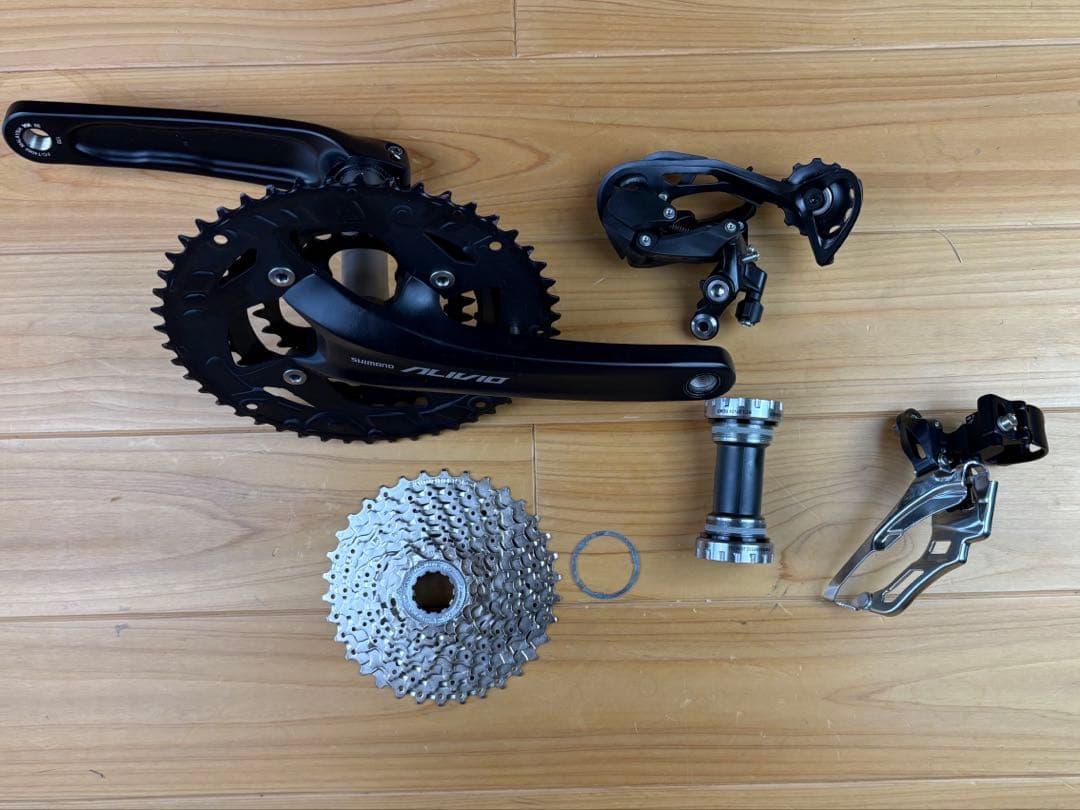 シマノ　アリビオ、ソラ混成 クランクセット