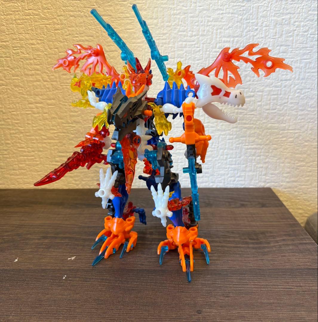 ほねほねザウルス / 覇王竜スーパーアーマードブレイズティラノキング