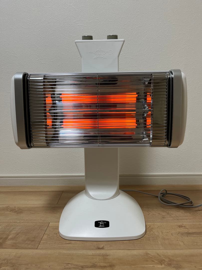 アラジン（Aladdin）遠赤グラファイトヒーター ホワイト ストーブ