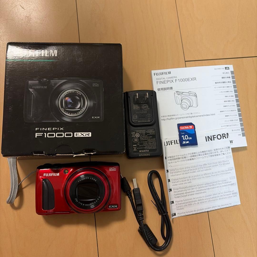 FUJIFILM FinePix F1000EXR 赤