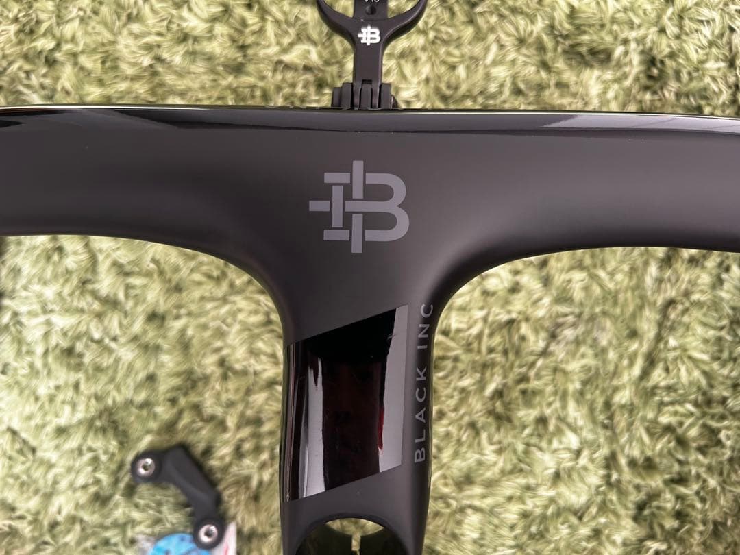 ブラックインクHB01 一体型カーボンハンドル　マウント付き