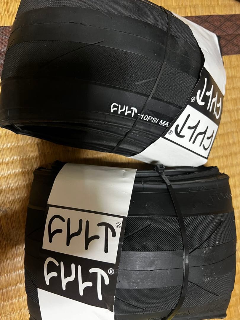 CULTスキットタイヤ 110 PSI bmx