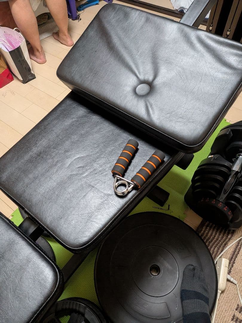 トレーニングベンチ ブラック。バーと重り中古