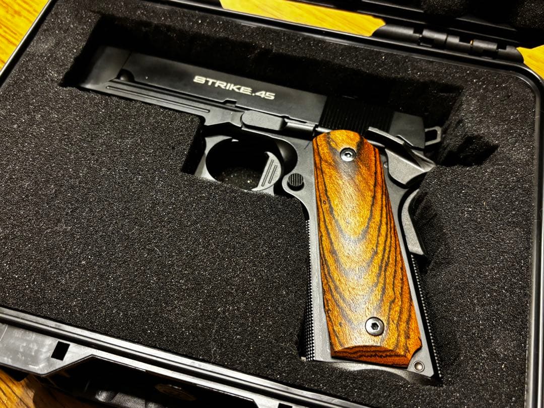 【東京マルイ】ガスガン ストライクウォーリア 錦木千束風カスタム ケース付