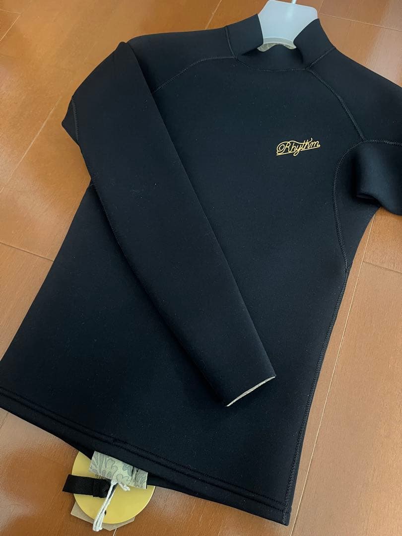 Rhythm ブラック タッパー バックジッパー付き