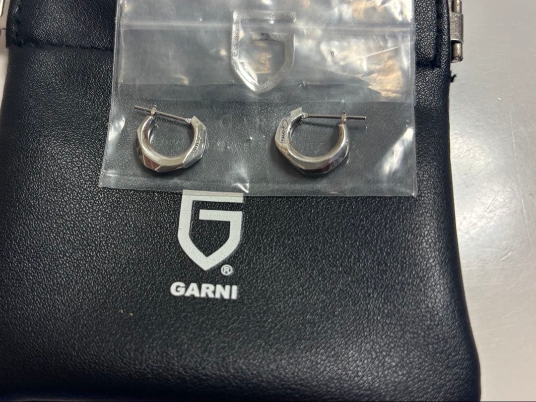 GARNI Crockery Pierce クロッケリー　ピアス　左右両耳セット