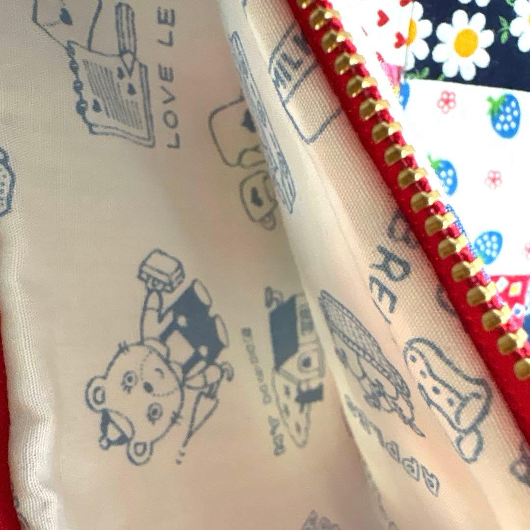 レトロパッチワークトートバッグ4点 ショルダー紐、ポーチ、ペットボトルカバー付き