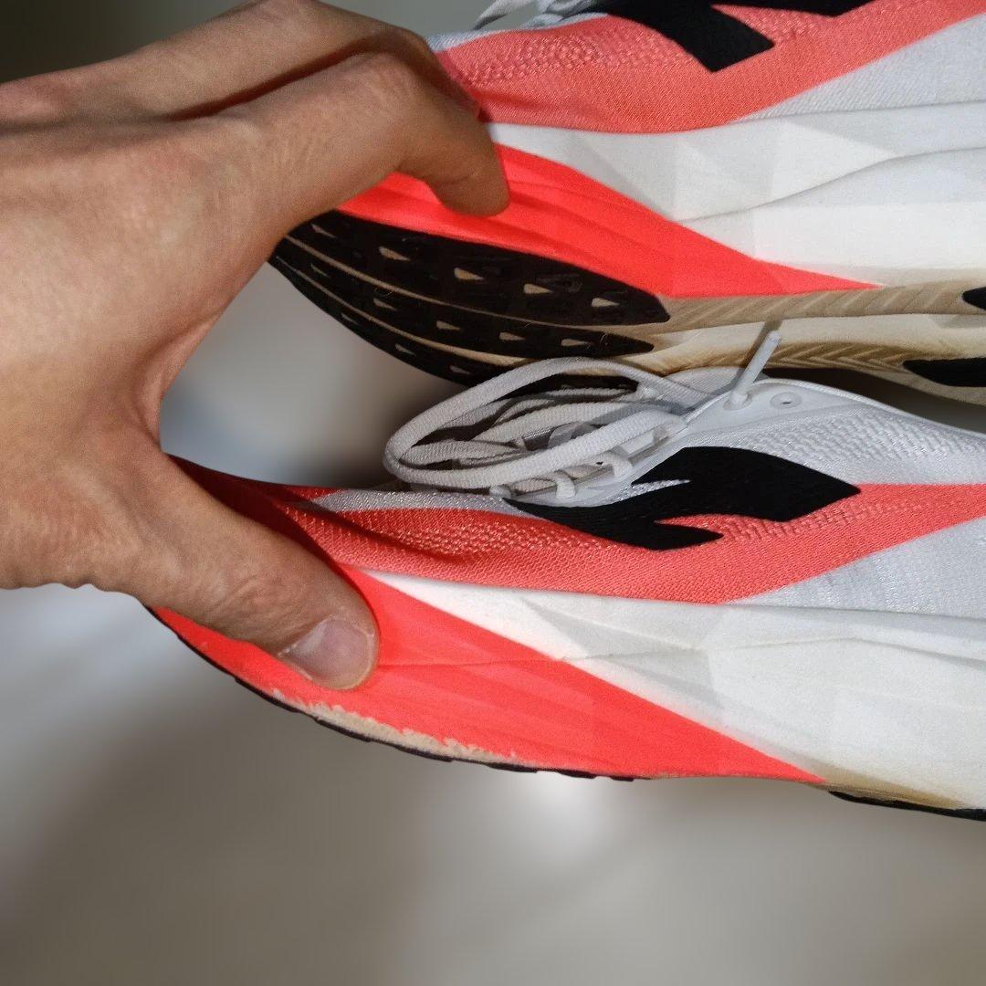 ニューバランスFuelCell SC ELITE V5 25.5cm