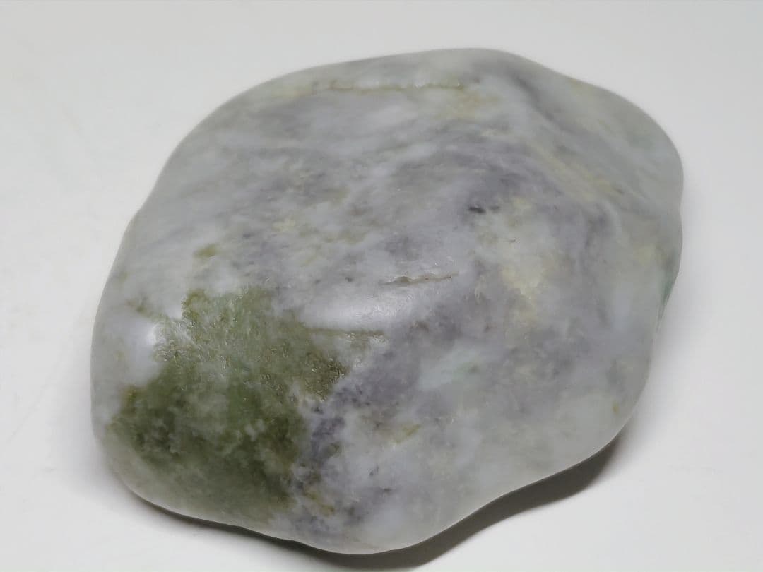 糸魚川160 翡翠 146g ヒスイ 原石 鑑賞石 自然石 誕生石 鉱物 鉱石