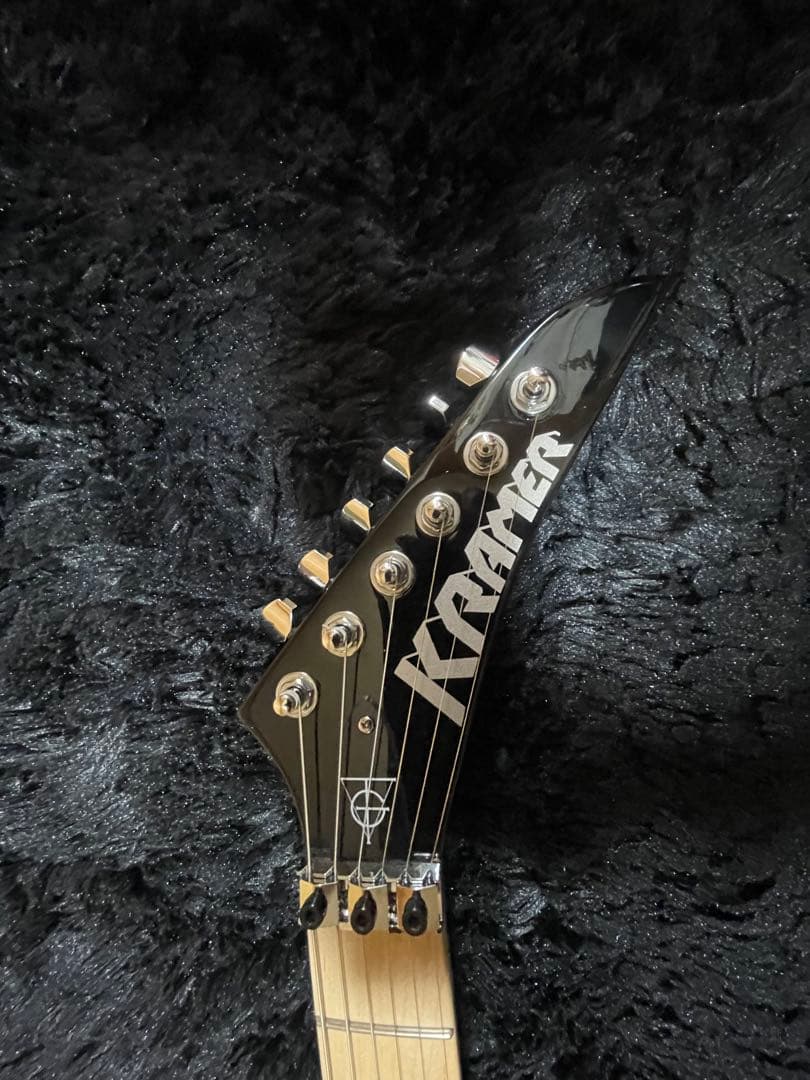 KRAMER Tracii Guns Gunstarランダムスター？