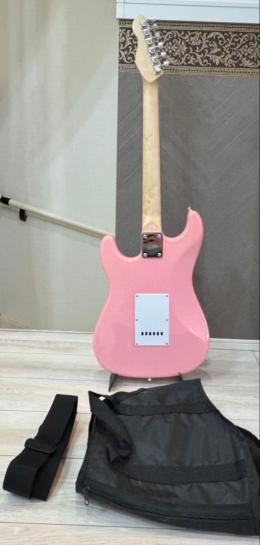 Selder セルダー エレキギター ピンク ストラトキャスター