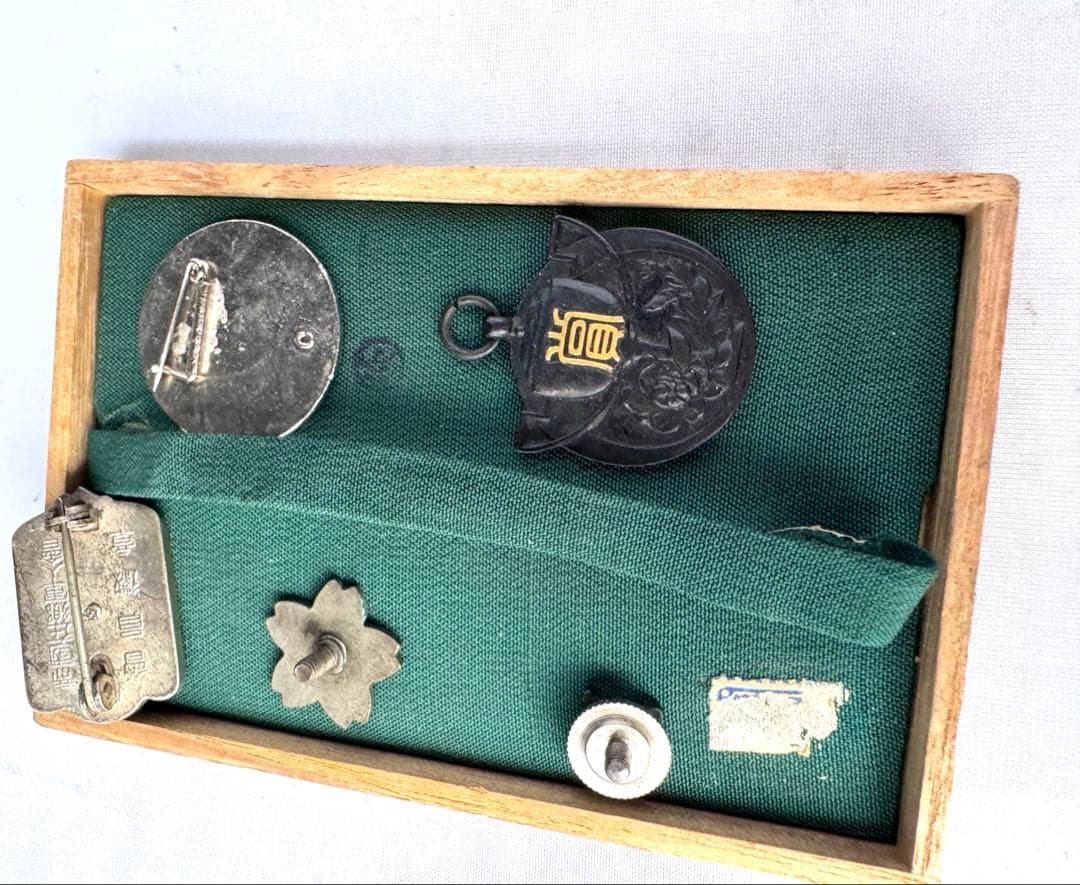 アンティークコレクション 紫色の装飾品