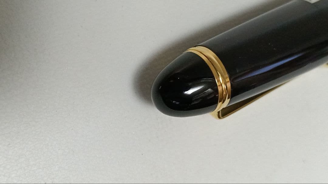 万年筆　PILOT CUSTOM 823 ペン先14K 585 15 〈M〉