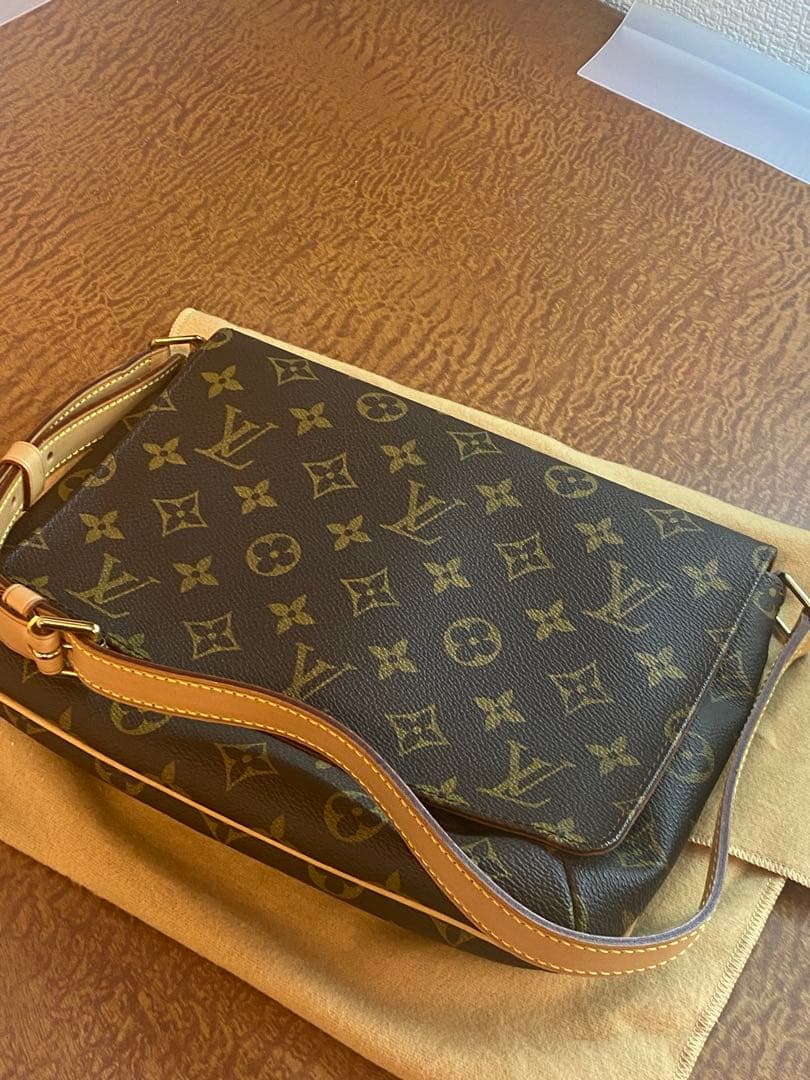 Louis Vuitton タンゴ