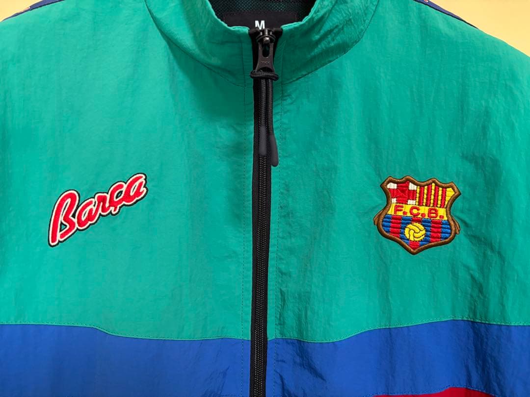 FC Barcelona ナイロンジャケット Mサイズ