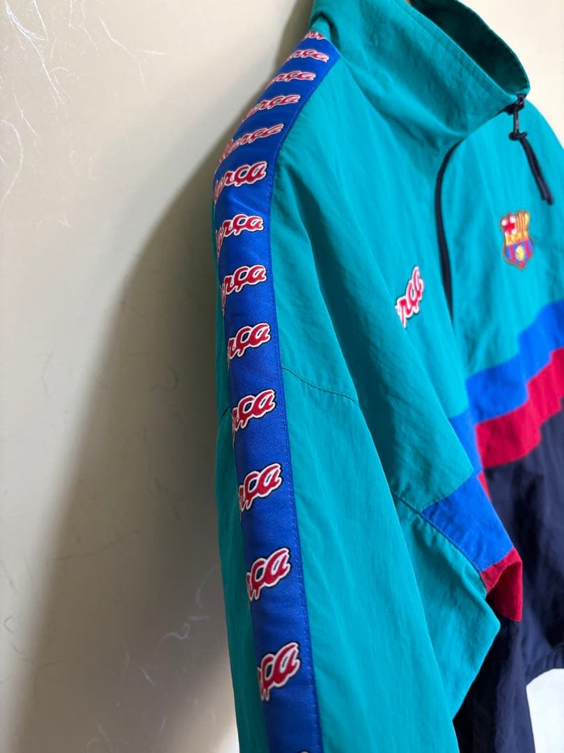 FC Barcelona ナイロンジャケット Mサイズ