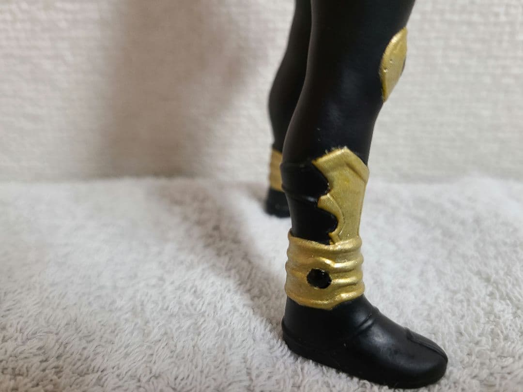 仮面ライダークウガ ライジングマイティ ブラックバージョン ソフビ