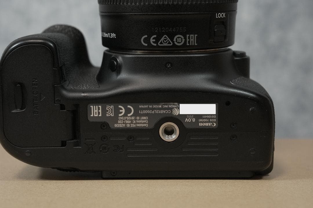 Canon EOS 70D EF-S 18-135レンズキット＋レンズフード