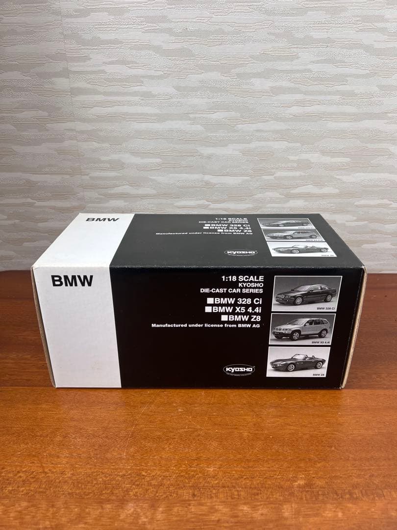 No520 ミニカー1/18 KYOSHO  Z8 Roadstar