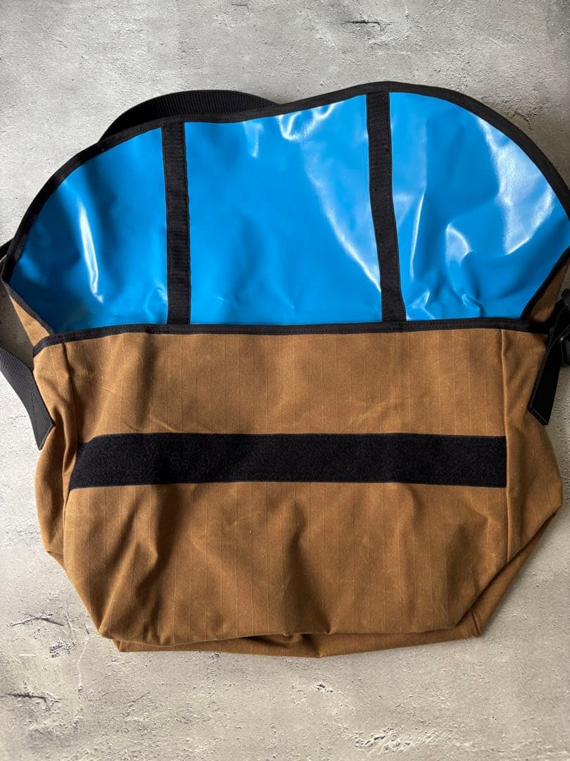 シュタク　shtak　ブルーラグメッセンジャーバッグ