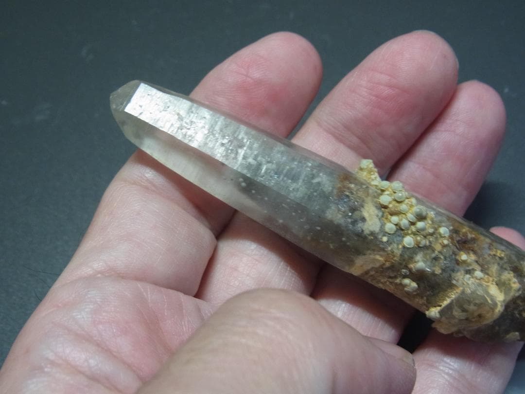 【期・価限定】ガマ出しハイグレード！　大分県　尾平鉱山コウモリ坑のマリモ入り水晶