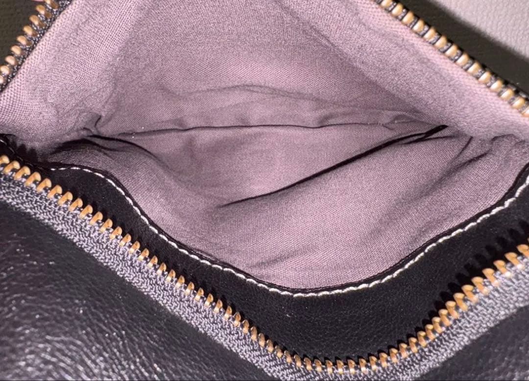 土屋鞄 レザーショルダーバッグ 斜めがけ レザー 黒 ブラック