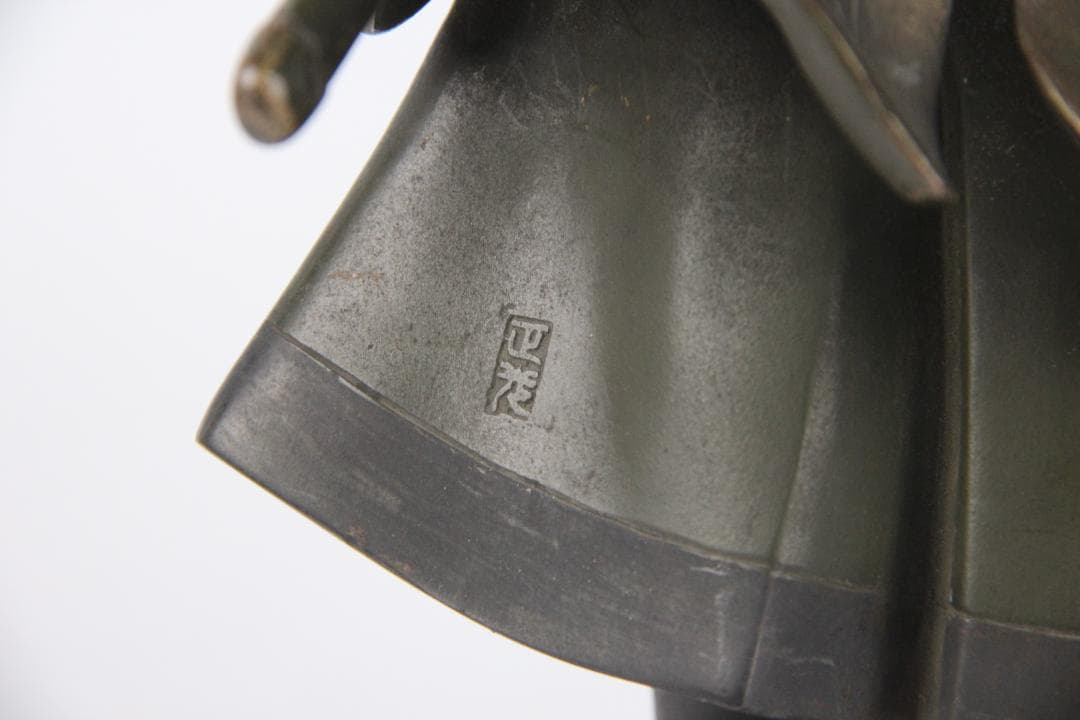日本美術　銅製武人像　正秀作　細密彫刻　金象嵌　明治期金工　時代物 Eo1-21