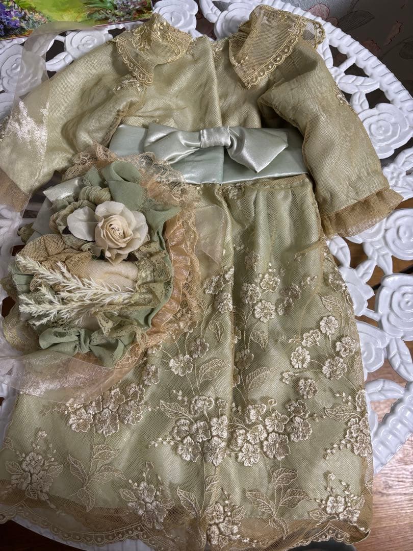 オーダー品です。 ７２センチのドレスとボネと下着等