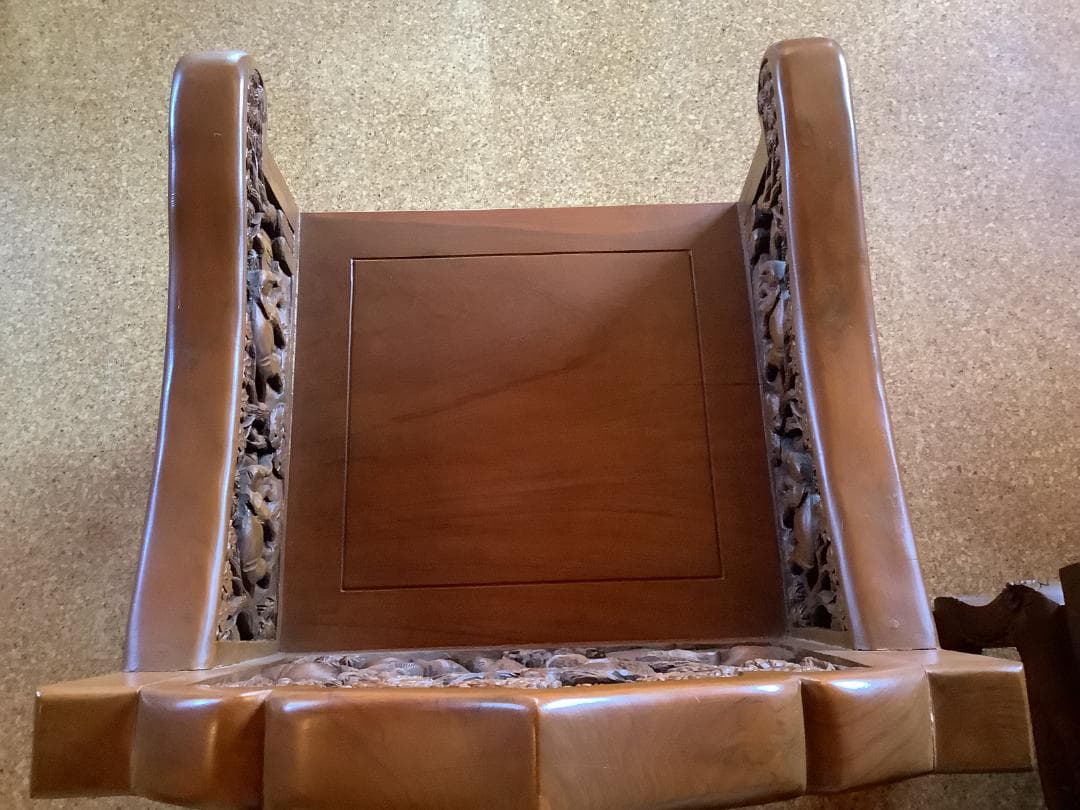 【重厚彫刻椅子】象の群れモチーフ　木製彫刻アームチェア 4脚セット 希少大型家具