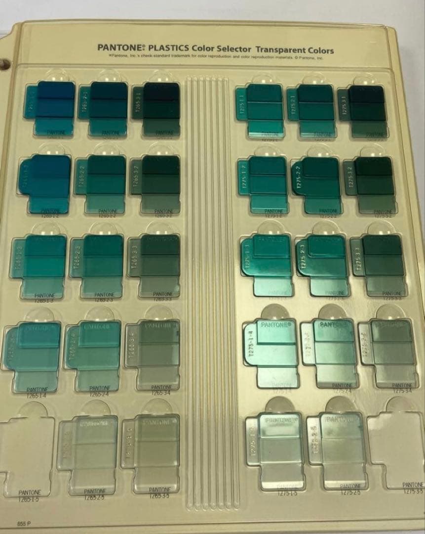 PANTONE plastics color selector 3冊セット