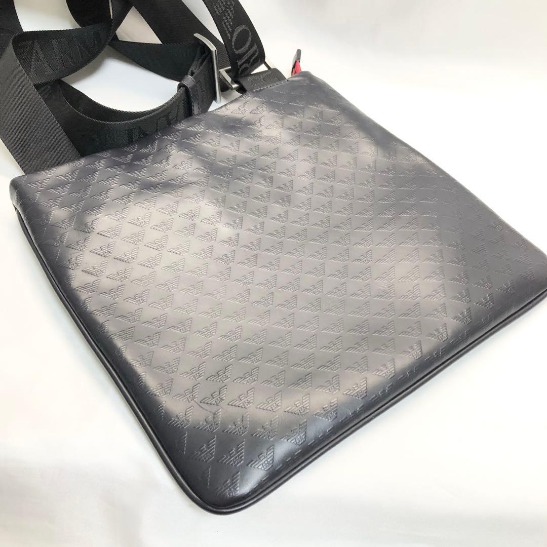 美品✨　EMPORIO ARMANI ショルダーバッグ　薄型　ブラック　レッド