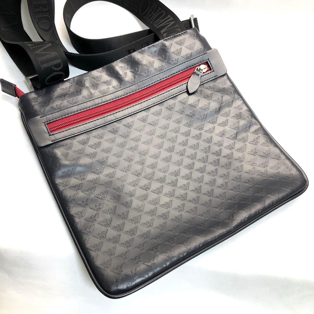 美品✨　EMPORIO ARMANI ショルダーバッグ　薄型　ブラック　レッド