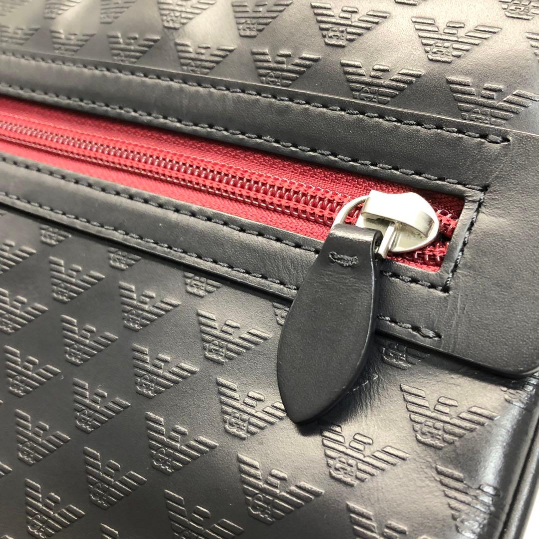 美品✨　EMPORIO ARMANI ショルダーバッグ　薄型　ブラック　レッド