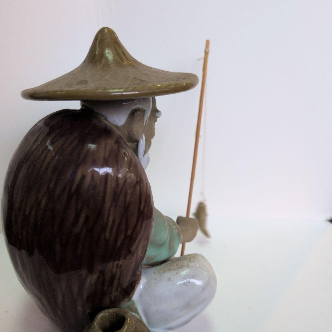 石湾陶器の釣り人の置物　中国広東省