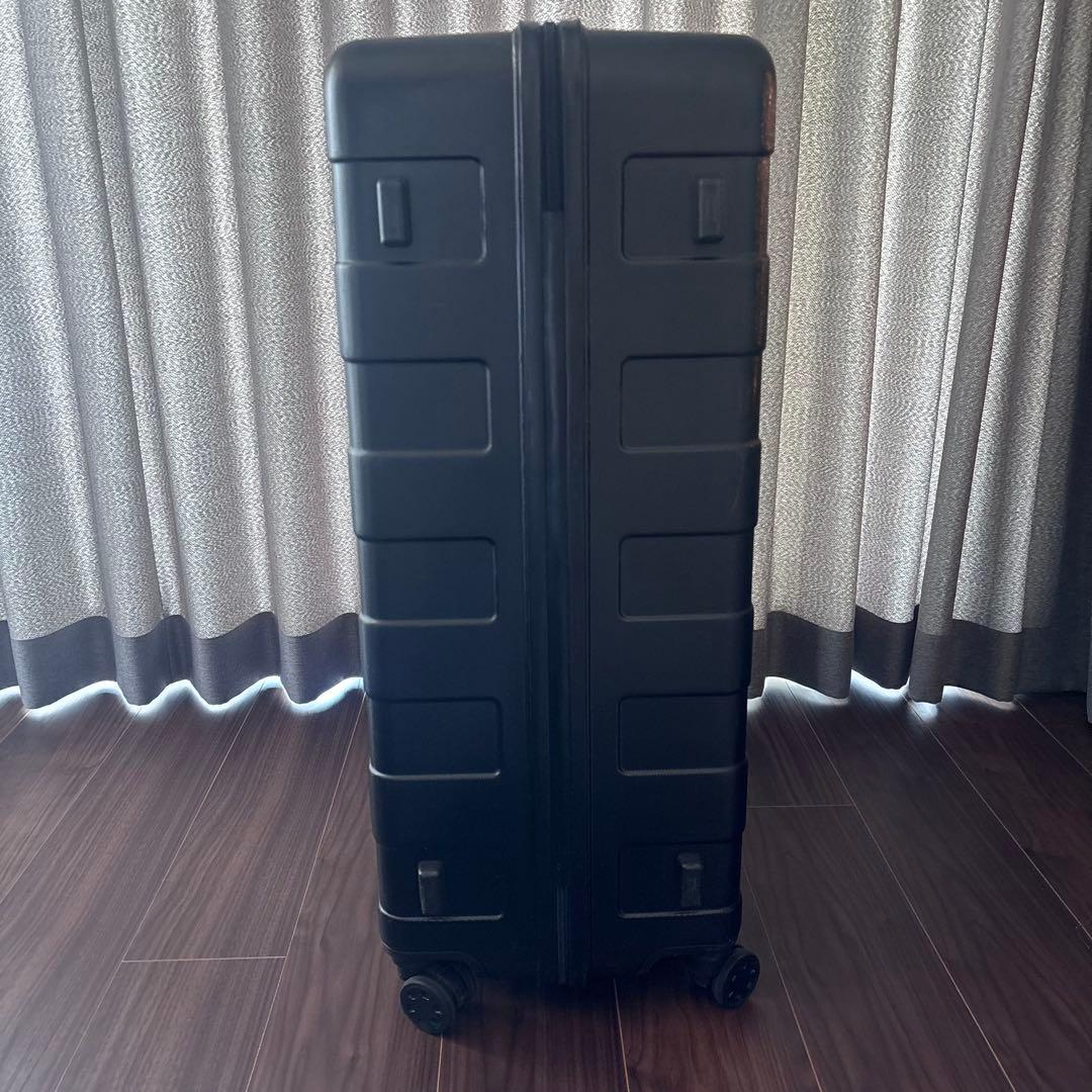 無印良品　黒 キャリーケース 104リットル　TSAロック 4輪　特大