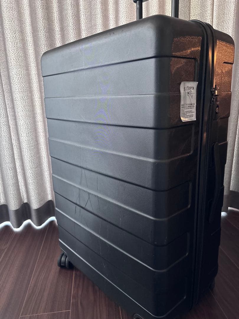 無印良品　黒 キャリーケース 104リットル　TSAロック 4輪　特大