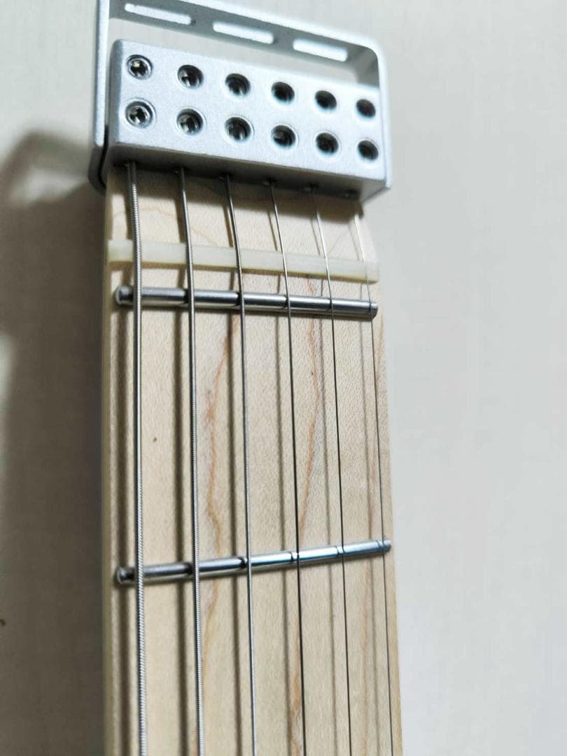 Donnerヘッドレスギター HUSH-X　ホワイト美品　トラベルギター