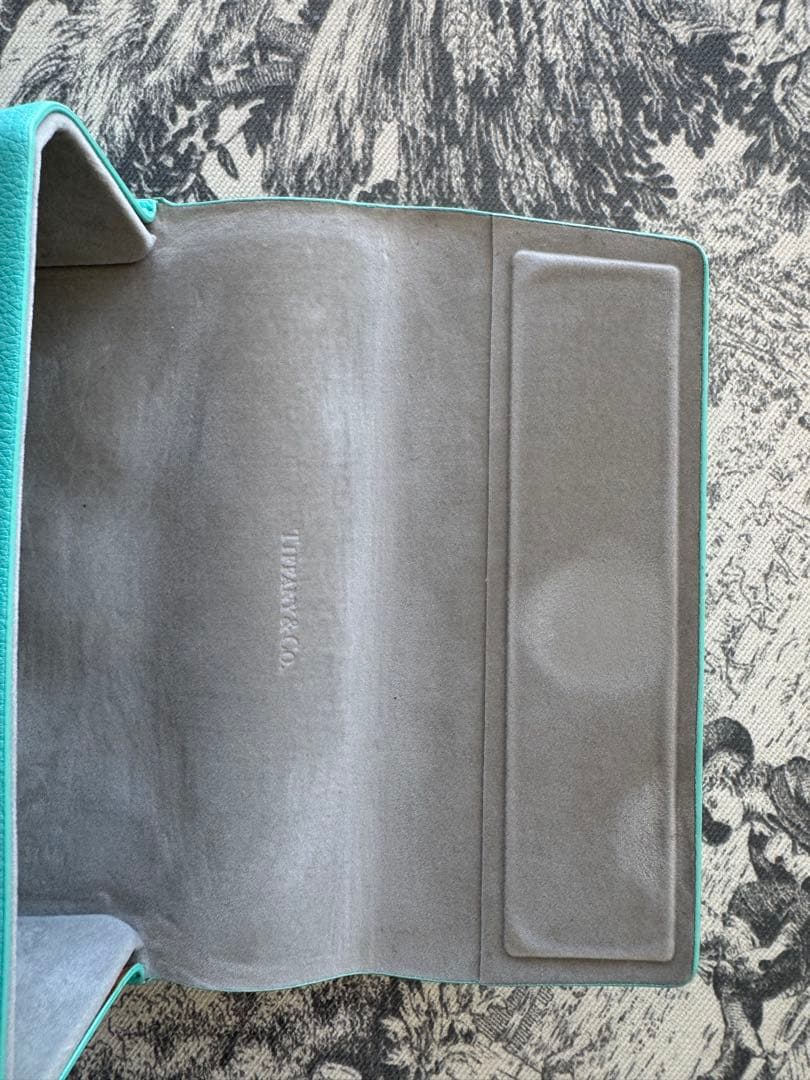 Tiffany & Co. ☆ブラック　サングラス ☆