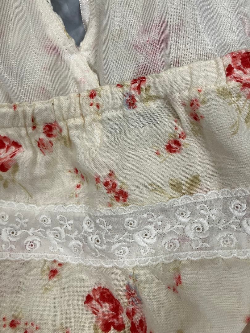 リズリサフラワープリントホルターネックレースリボンキャミソール