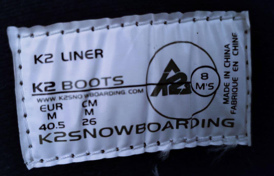 K2 スノーボードブーツ ブラック/グレー.表面バックスキンタイプ。