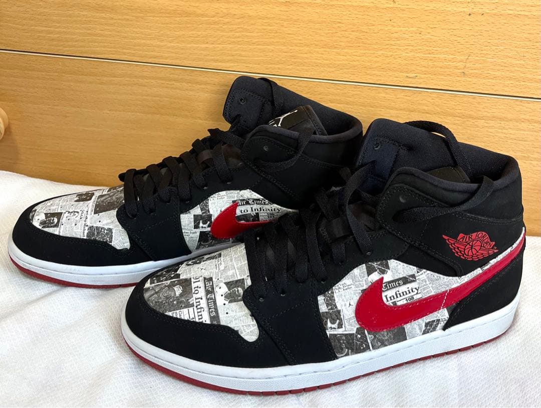 【美品】NIKE AIR JORDAN 1 MID NEWSPAPER