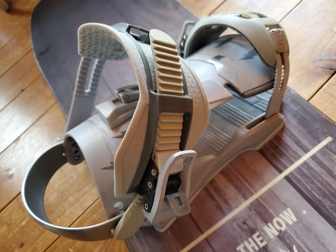 MOSS circus DRAKE RELOAD thirtytwoスノボセット