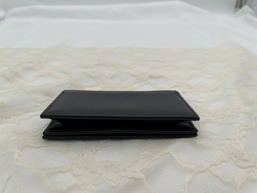 プラダ　名刺入れ