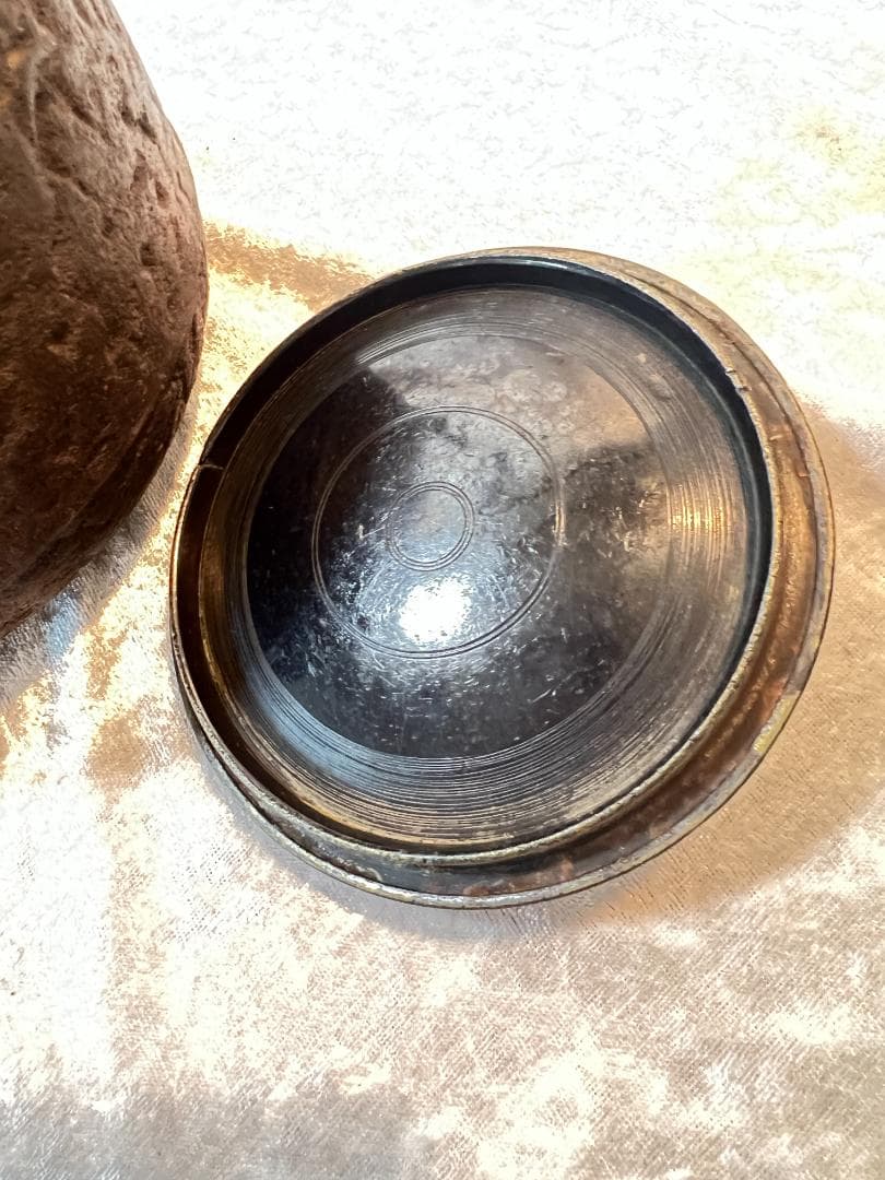 鉄瓶　真鍮の蓋　桜のデザインのつまみ