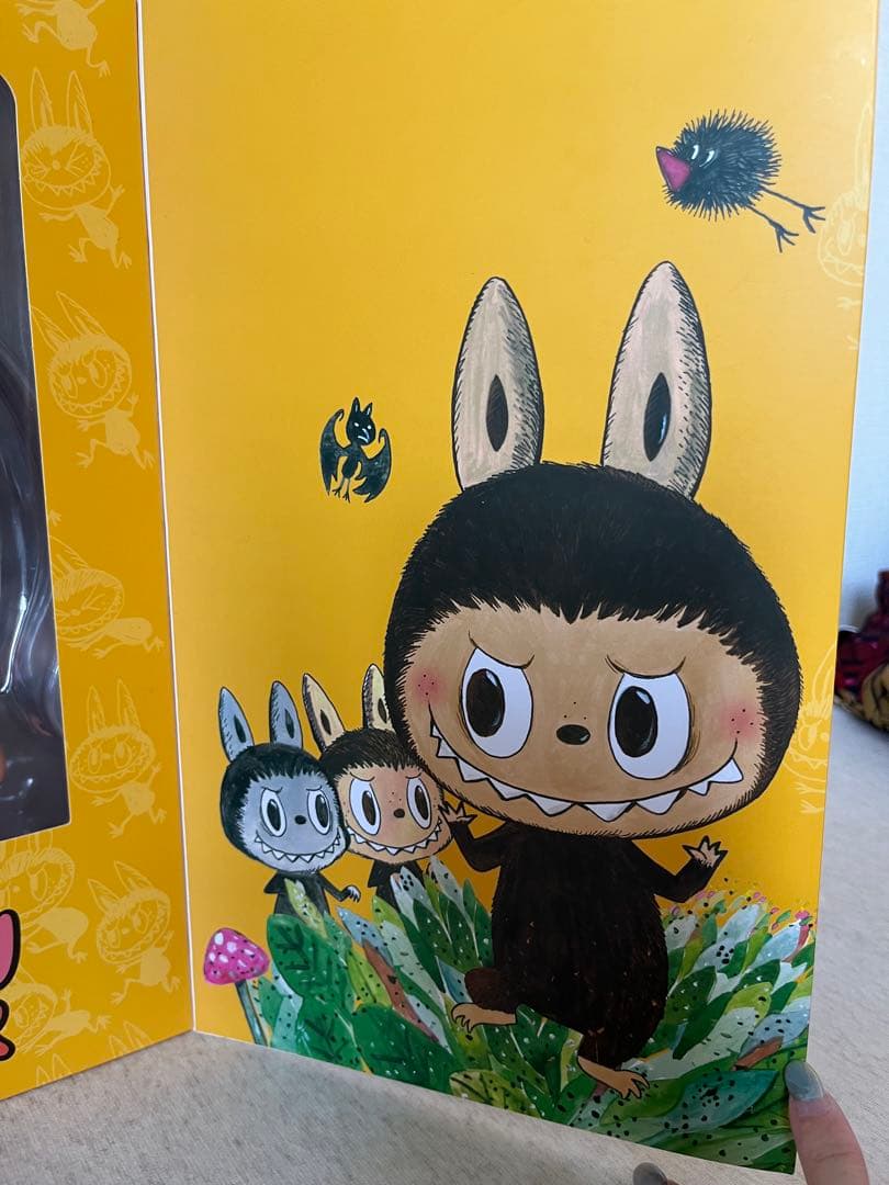 LABUBU SWAURER フィギュア　未開封