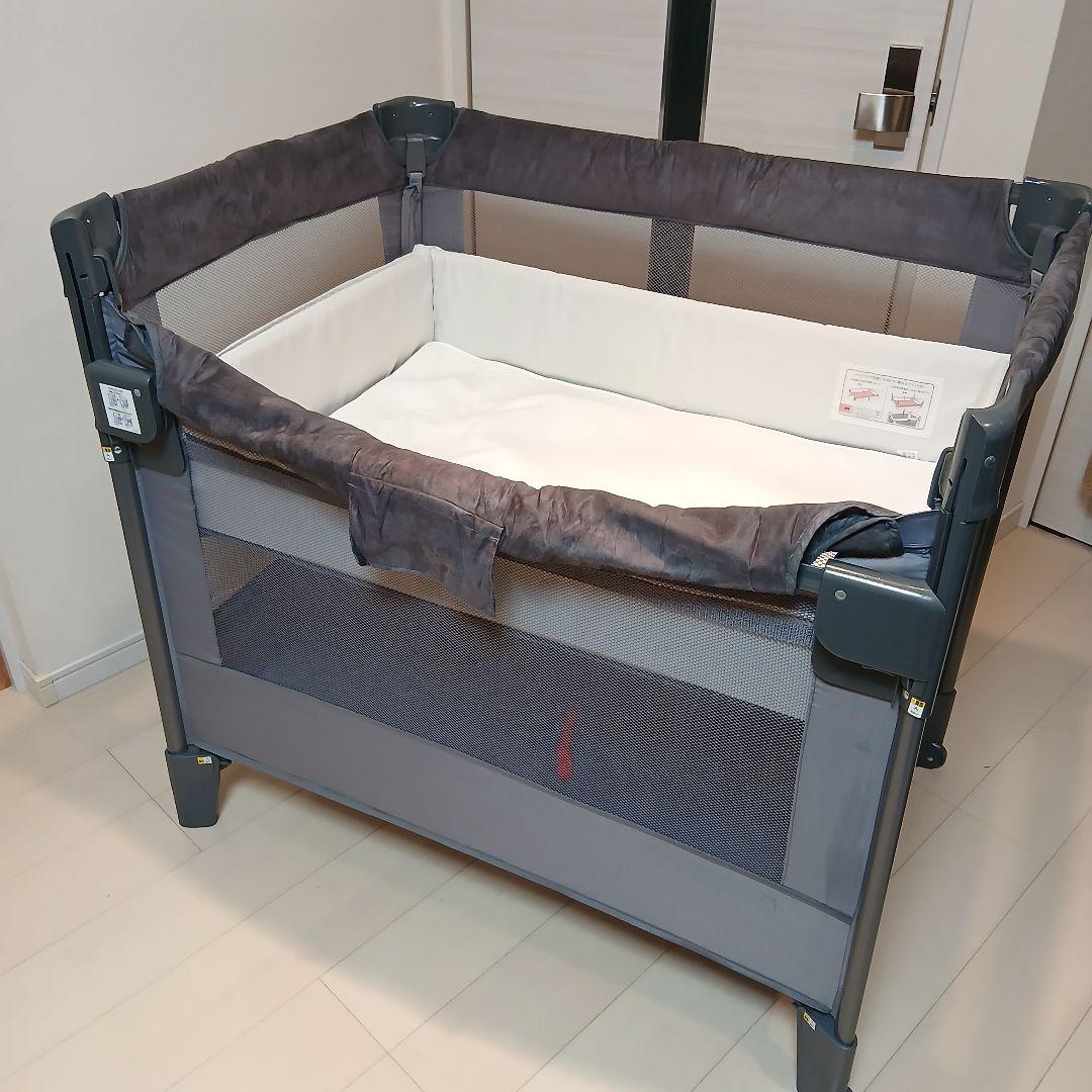 【美品】 アップリカ ココネルエアープラス　ベビーベッド グレー