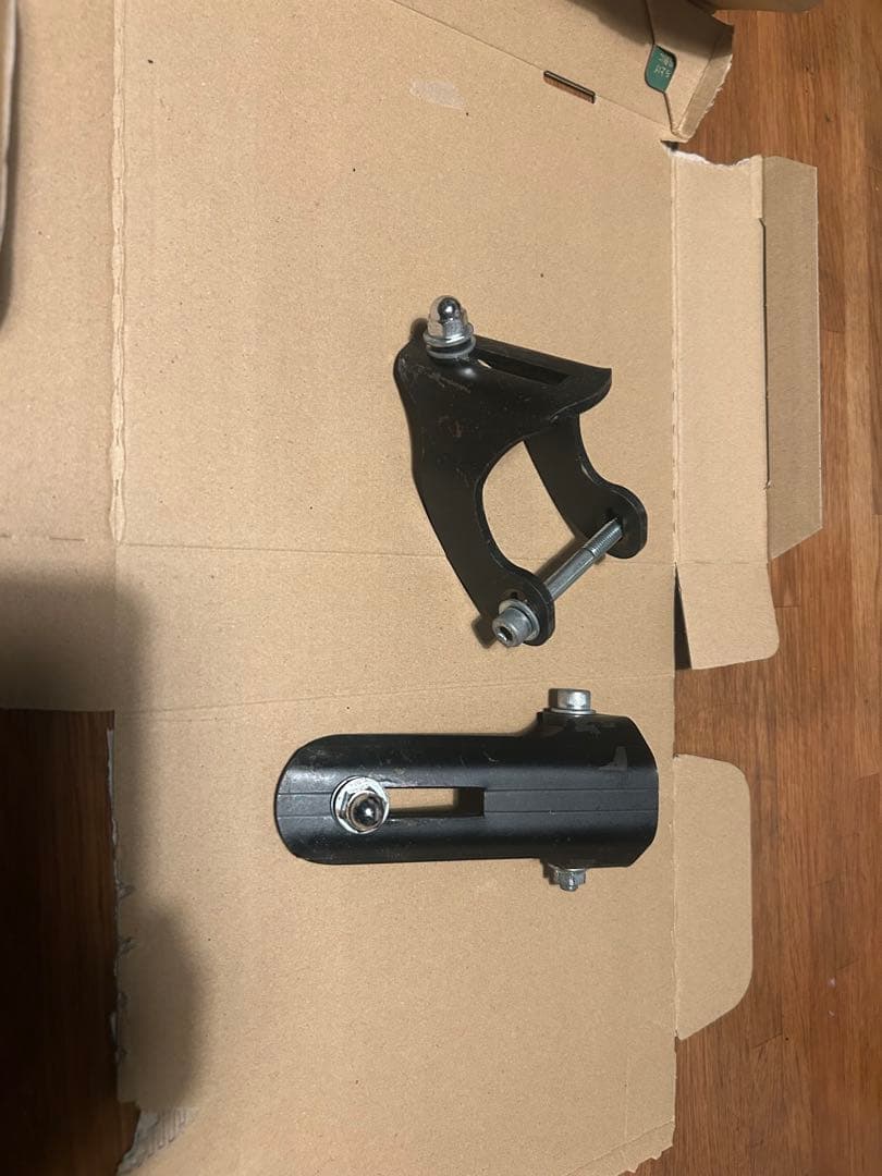 て*！様 モーターロック　スポーツスター　タンクブラケット