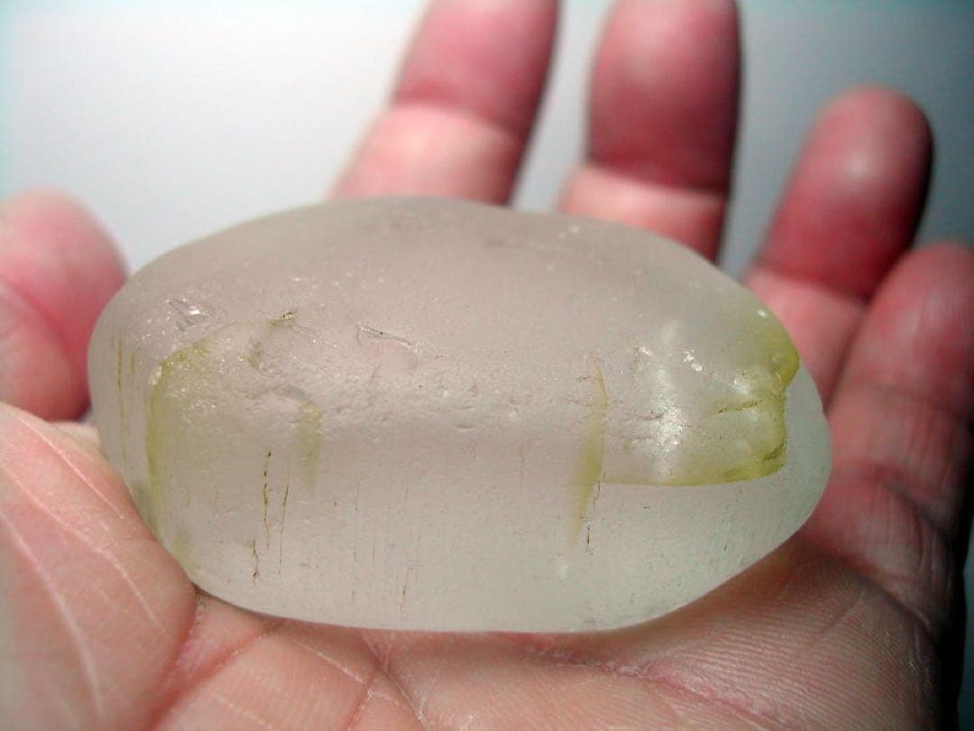 【特注品】国産トパーズ　勾玉