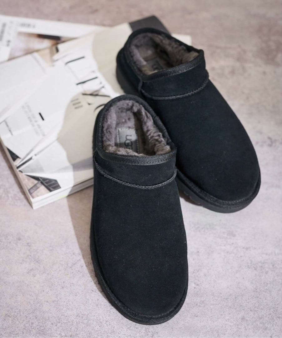 【新品】UGG CLASSIC SLIPPER 24㎝　ブラック